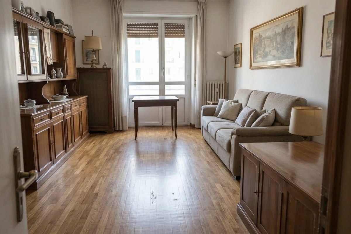 Soggiorno a Milano bonificato, igienizzato e sgomberato da accumulo compulsivo e sindrome di Diogene